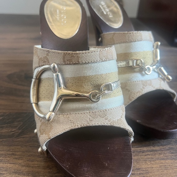 Gucci Beige GG Canvas Icon Clog Sandals - Picture 2 of 8